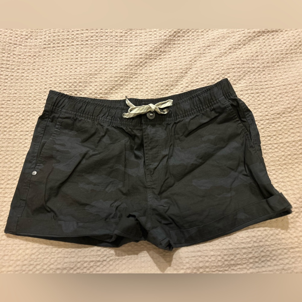 Vuori elastic waist utility short
